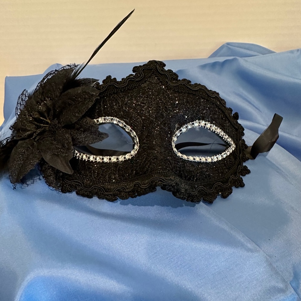 Elegant Black and silver Lace Masquerade Mask never worn ribbon tie lot of 14